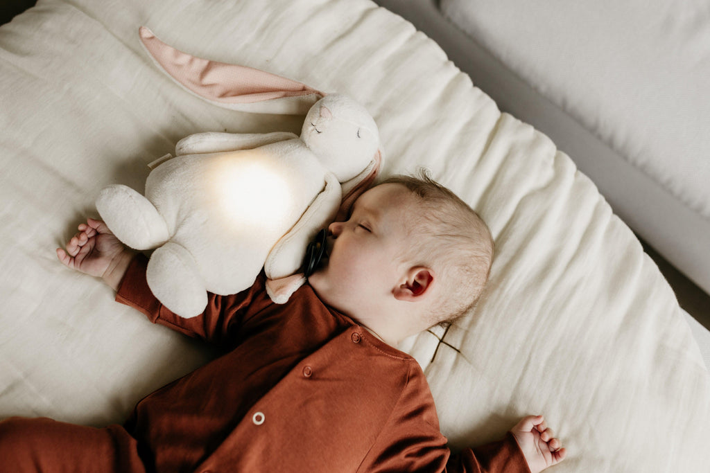 MOONIE Organic Humming Bunny with Lamp - CREAM - Big Head